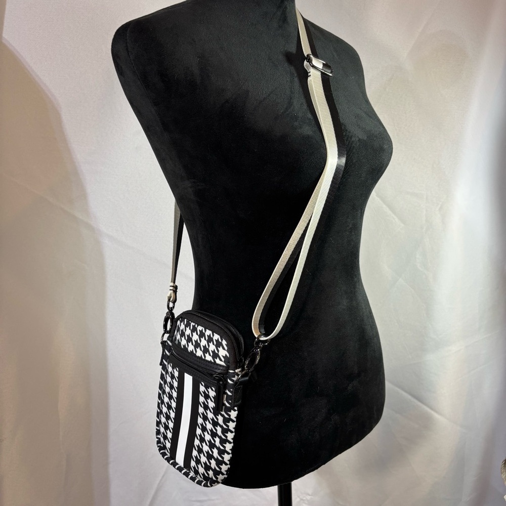 Haute Shore Casey Royal Cellphone Crossbody